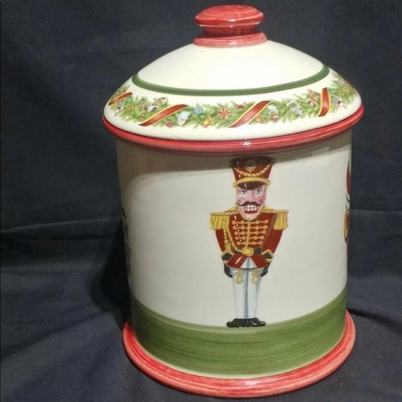 🎄🎄RARE - RADKO "CHRISTOPHER'S TREE" COOKIE/CANISTER JAR - Picture 5 of 6